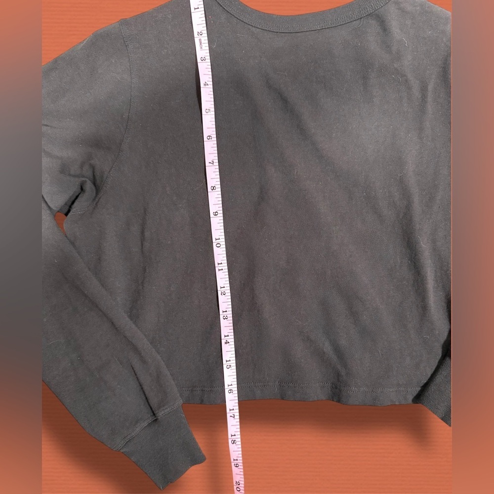 Spiritual Gangster Black Cropped Long Sleeve Graphic Tee - Picture 4 of 6